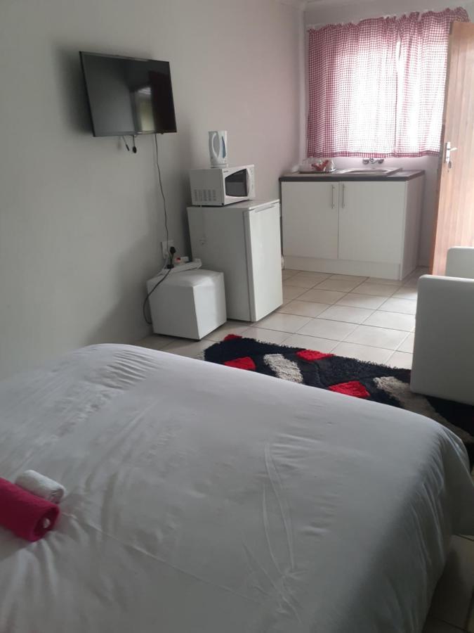 Ruros Guest House Kempton Park Luaran gambar
