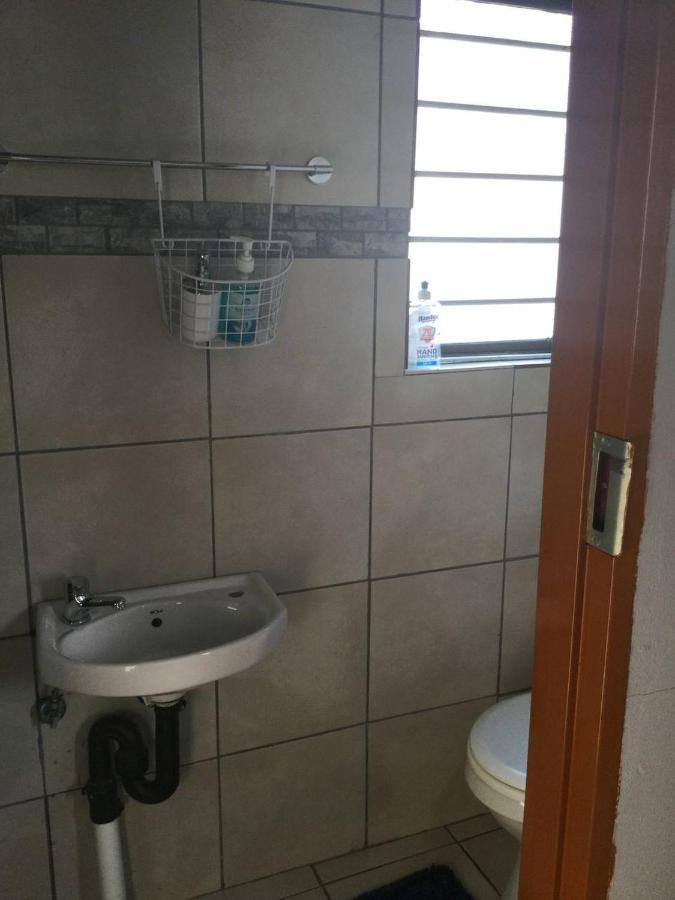 Ruros Guest House Kempton Park Luaran gambar