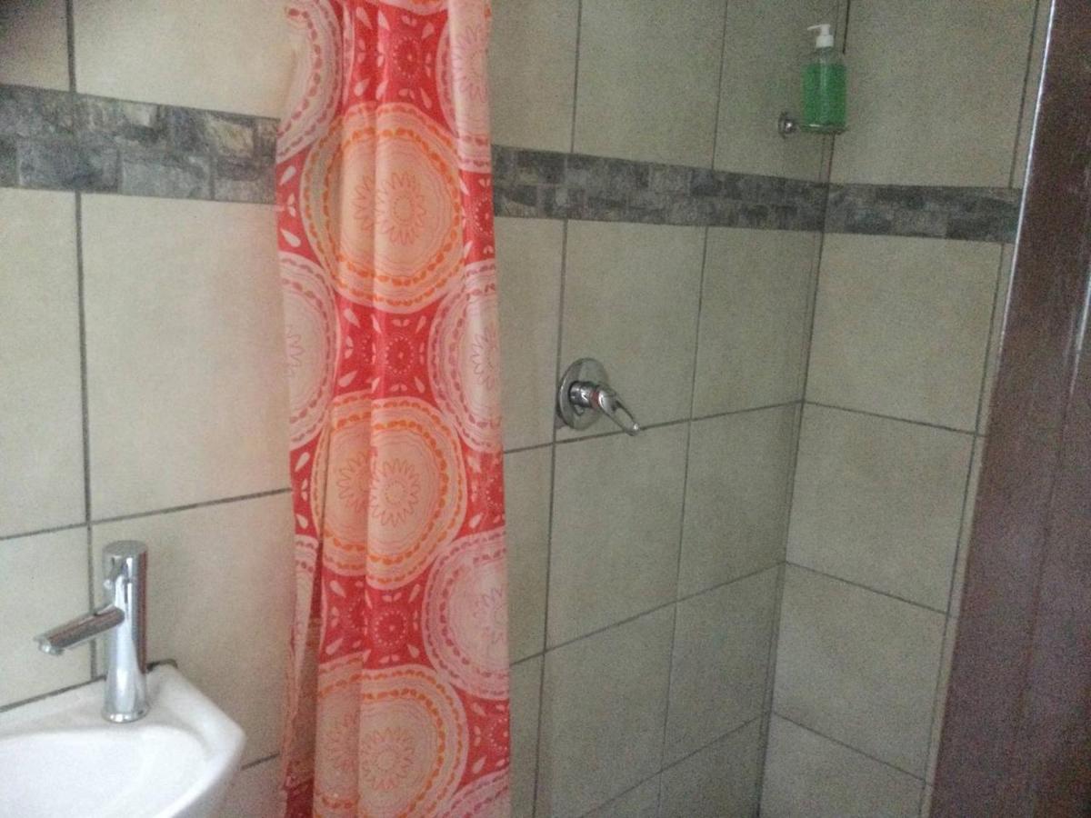 Ruros Guest House Kempton Park Luaran gambar